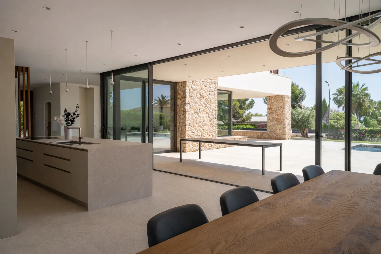 EMPAR HOUSE - Comedor y Patio