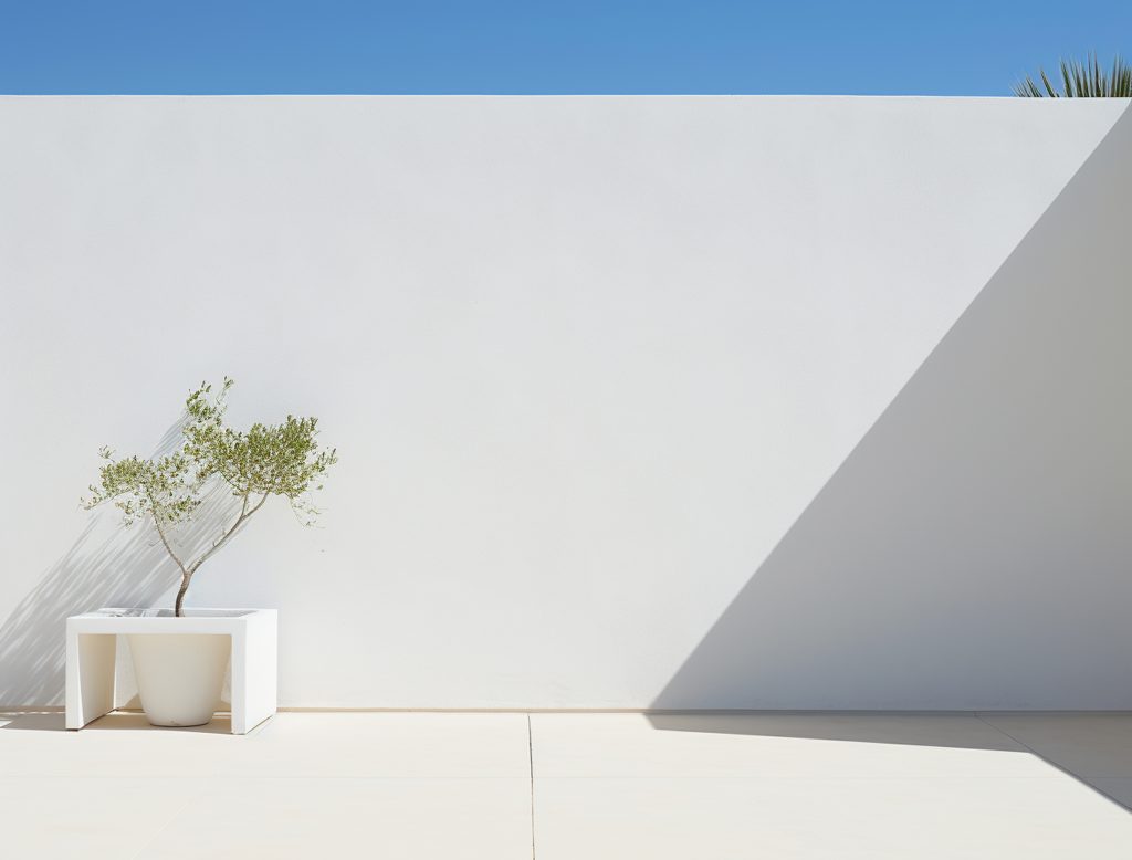 Patio interior minimalista - Freepik